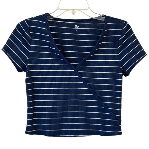 So Navy With Small white horizontal pinstripes Crop Short Sleeve V-Neck Small 💙 - Picture 1 of 5